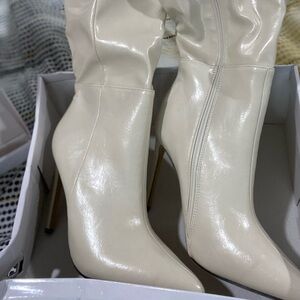 Beige boots